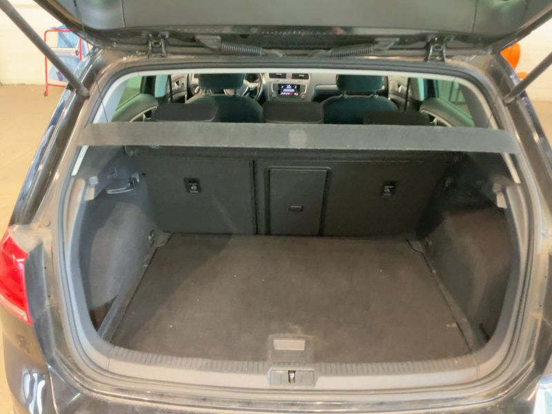 Volkswagen Golf VII 2.0 TDI Lounge BlueMotion Tech 2015 – снимка 15