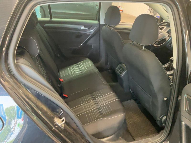 Volkswagen Golf VII 2.0 TDI Lounge BlueMotion Tech 2015 – снимка 19