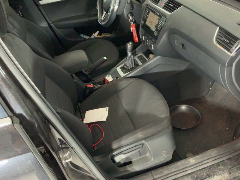 Skoda Octavia 1.6 TDI Style 4x4 2016 – снимка 16
