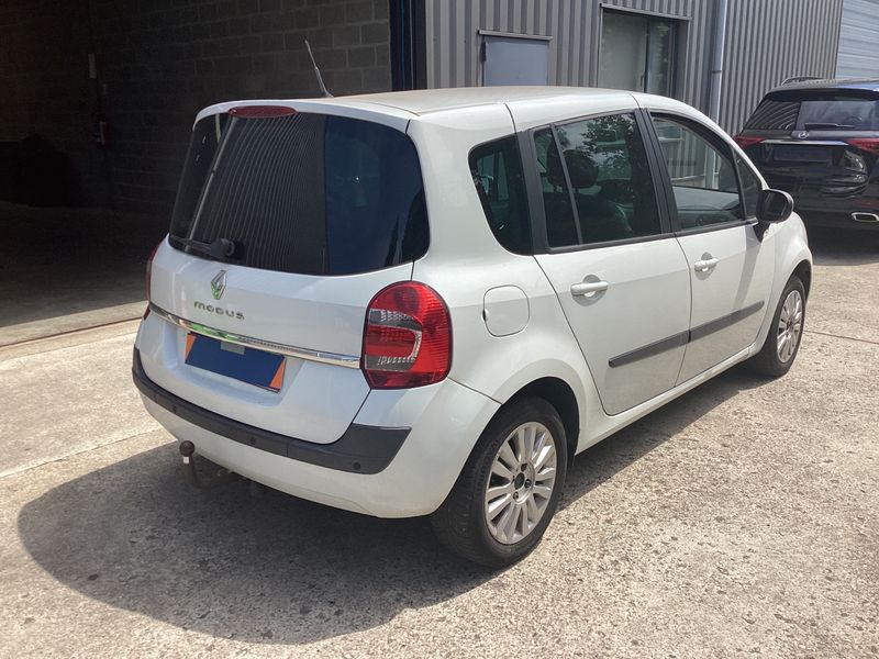 Renault Grand Modus 1.2 TCe Night & Day 2012 – снимка 2