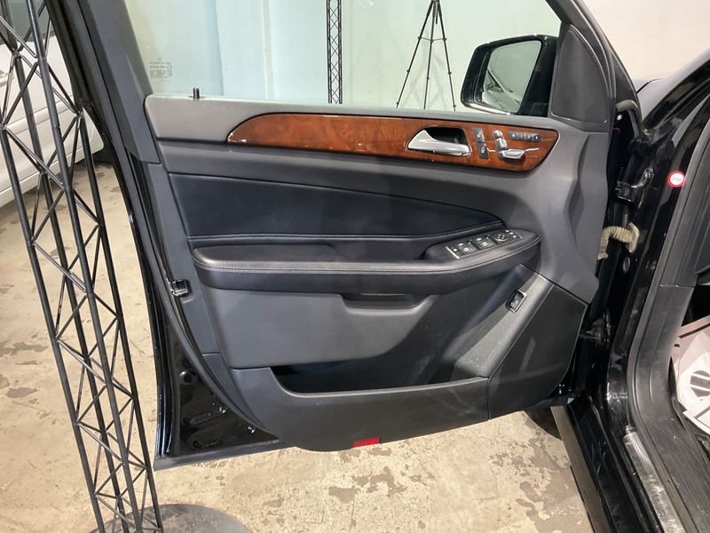 Mercedes-Benz GLE-Klasse GLE 400 4Matic AMG Line 2018 – снимка 32
