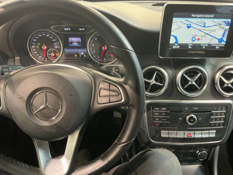 Mercedes-Benz A-Klasse A 200 BlueEfficiency Style 2016 – снимка 17
