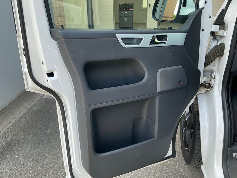 Volkswagen T5 Multivan 2.0 TDI Edition 25 2012 – снимка 29