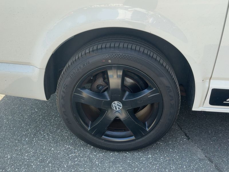 Volkswagen T5 Multivan 2.0 TDI Edition 25 2012 – снимка 9