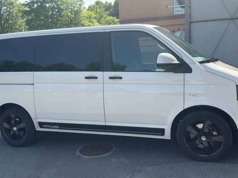 Volkswagen T5 Multivan 2.0 TDI Edition 25 2012 – снимка 10
