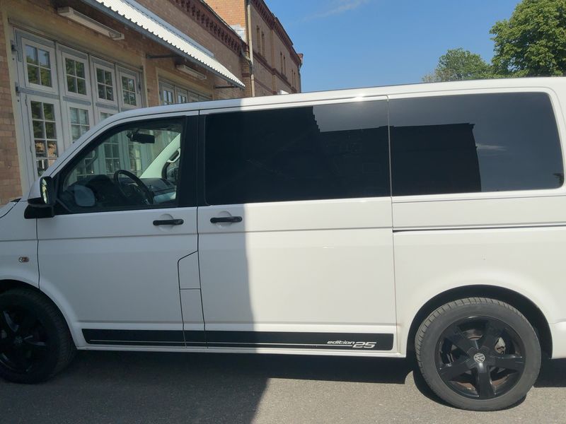 Volkswagen T5 Multivan 2.0 TDI Edition 25 2012 – снимка 4