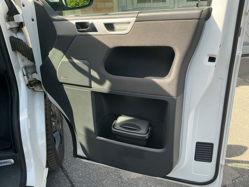 Volkswagen T5 Multivan 2.0 TDI Edition 25 2012 – снимка 25