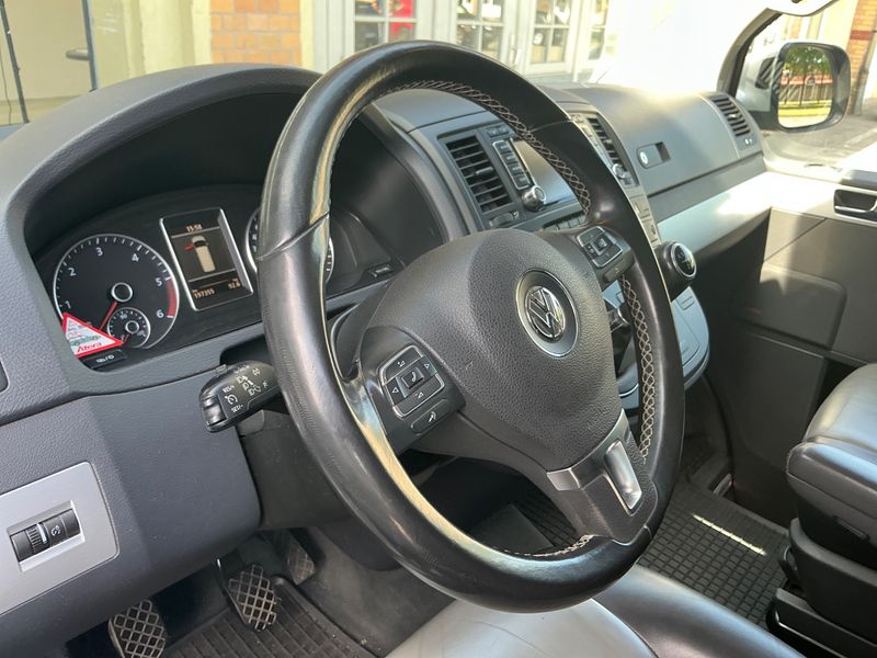 Volkswagen T5 Multivan 2.0 TDI Edition 25 2012 – снимка 22