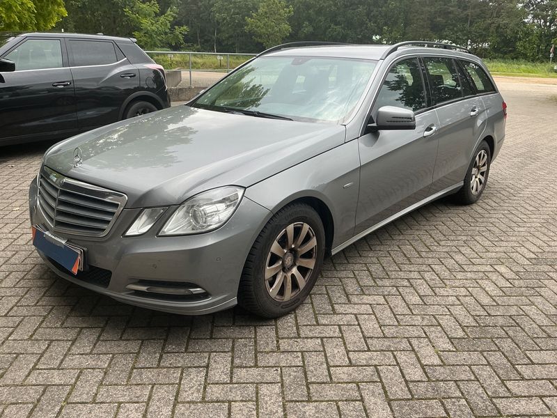 Mercedes-Benz E-Klasse E 200 CDI T BlueEfficiency 2012 – снимка 1