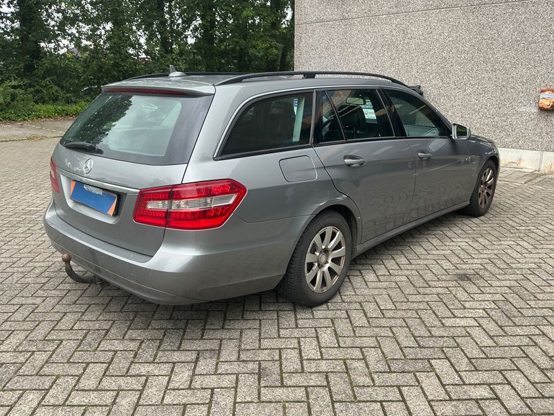 Mercedes-Benz E-Klasse E 200 CDI T BlueEfficiency 2012 – снимка 2