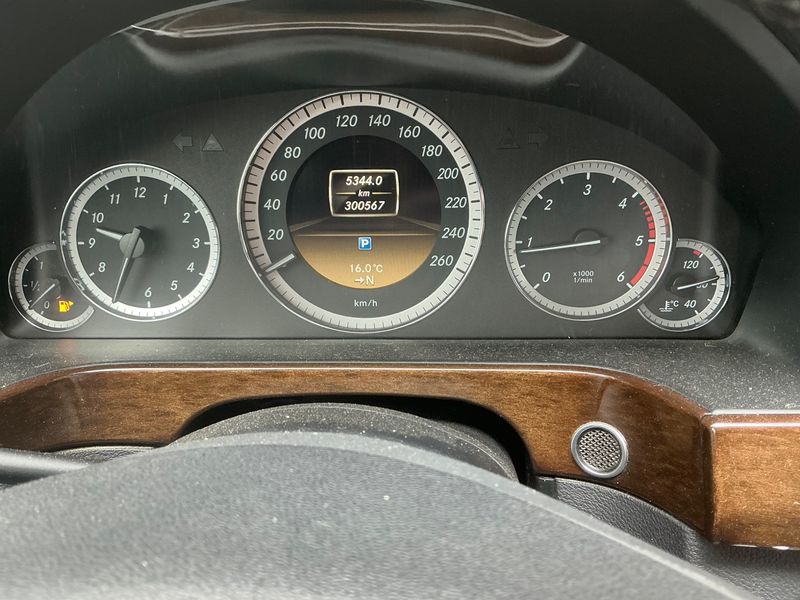 Mercedes-Benz E-Klasse E 200 CDI T BlueEfficiency 2012 – снимка 4