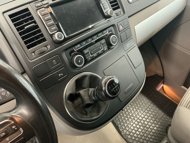 Volkswagen T5 California 2.0 TDI Comfortline Europe 2011 – снимка 27