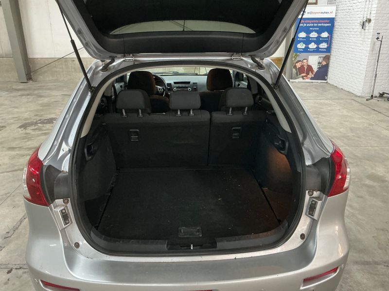 Mitsubishi Lancer 1.8 DOHC Invite 2010 – снимка на щета