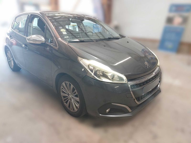 Peugeot 208 1.6 Blue-HDi Allure 2016 – снимка 6