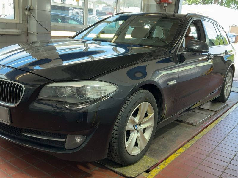 BMW 5er 530d 2010 – снимка 2
