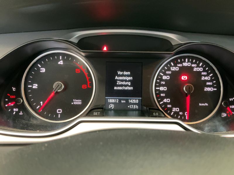 Audi A4 2.0 TDI Ambiente 2015 – снимка 18