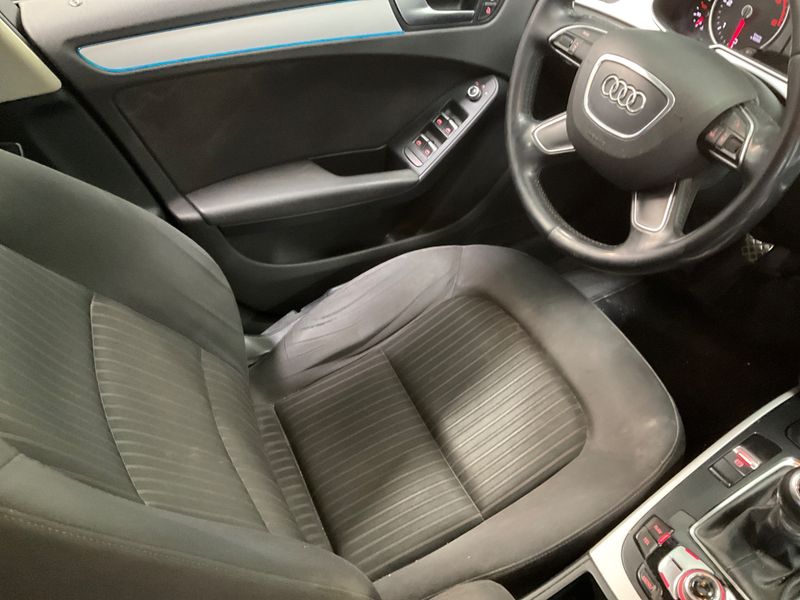 Audi A4 2.0 TDI Ambiente 2015 – снимка 22