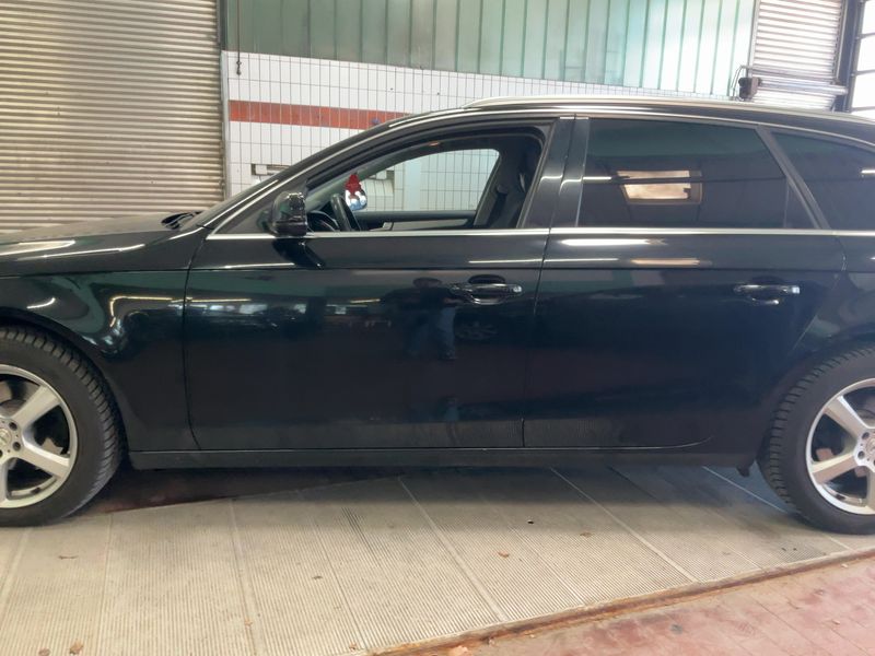Audi A4 2.0 TDI Ambiente 2015 – снимка 4