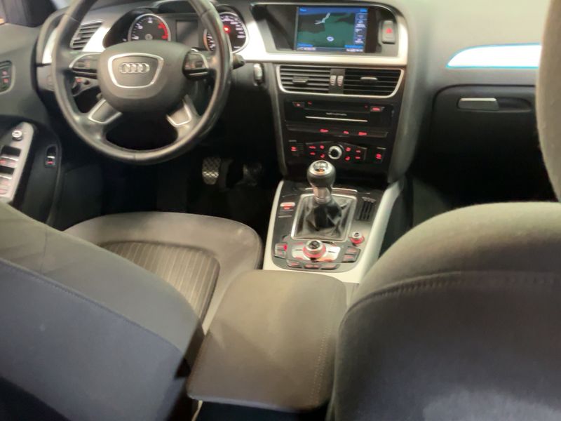 Audi A4 2.0 TDI Ambiente 2015 – снимка 17