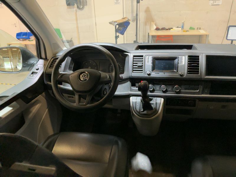 Volkswagen T6 Kombi 2.0 TDI 2018 – снимка 17