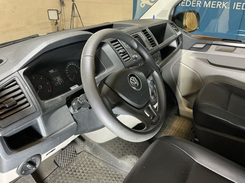 Volkswagen T6 Kombi 2.0 TDI 2018 – снимка 26