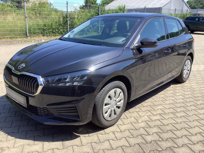 Skoda Fabia 1.0 TSI Active 2023 – снимка 1
