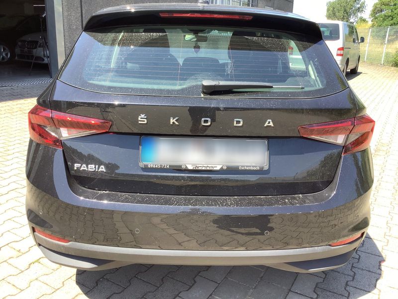 Skoda Fabia 1.0 TSI Active 2023 – снимка 7