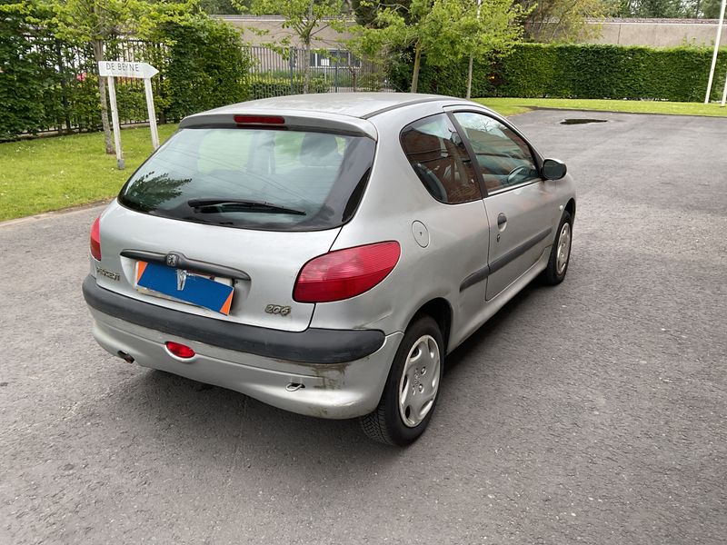Peugeot 206 1.4 Premium 2002 – снимка 2