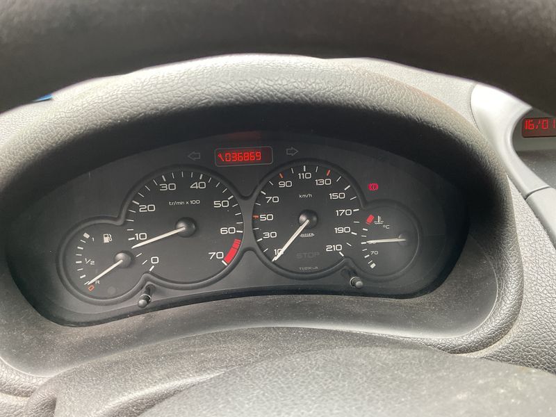 Peugeot 206 1.4 Premium 2002 – снимка 4