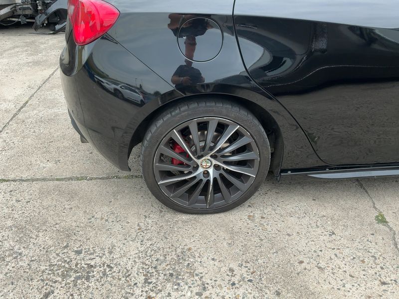Alfa Romeo Giulietta 1.8 Turbo Quadrifoglio Verde 2012 – снимка 9