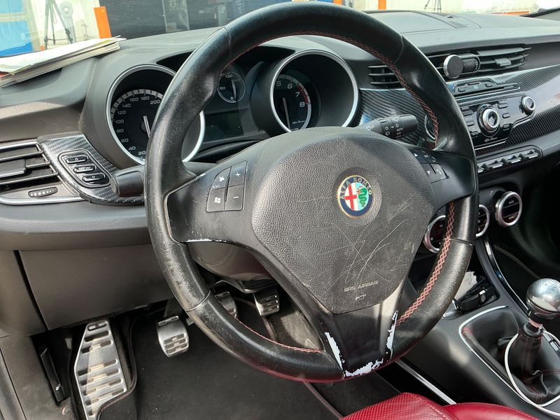 Alfa Romeo Giulietta 1.8 Turbo Quadrifoglio Verde 2012 – снимка 46