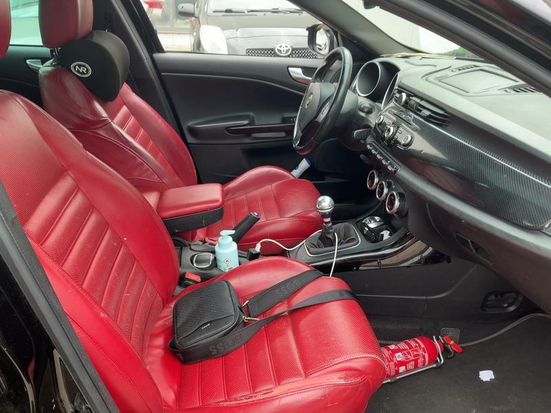 Alfa Romeo Giulietta 1.8 Turbo Quadrifoglio Verde 2012 – снимка 16