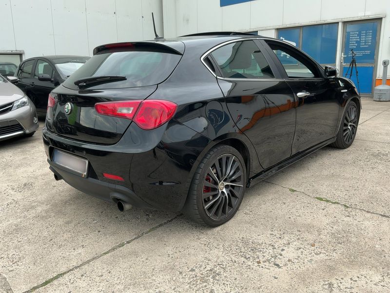 Alfa Romeo Giulietta 1.8 Turbo Quadrifoglio Verde 2012 – снимка 8