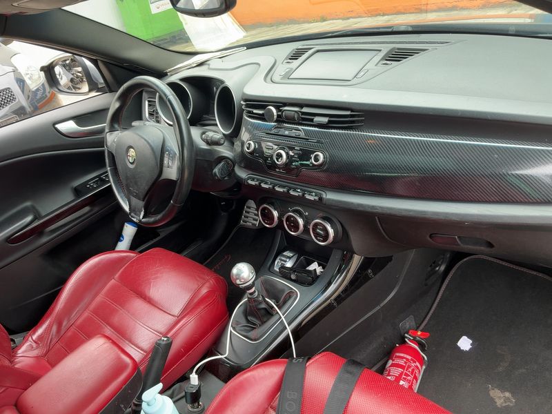 Alfa Romeo Giulietta 1.8 Turbo Quadrifoglio Verde 2012 – снимка 17