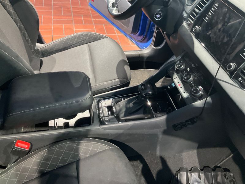 Skoda Karoq 1.5 TSI ACT Ambition 2021 – снимка 24