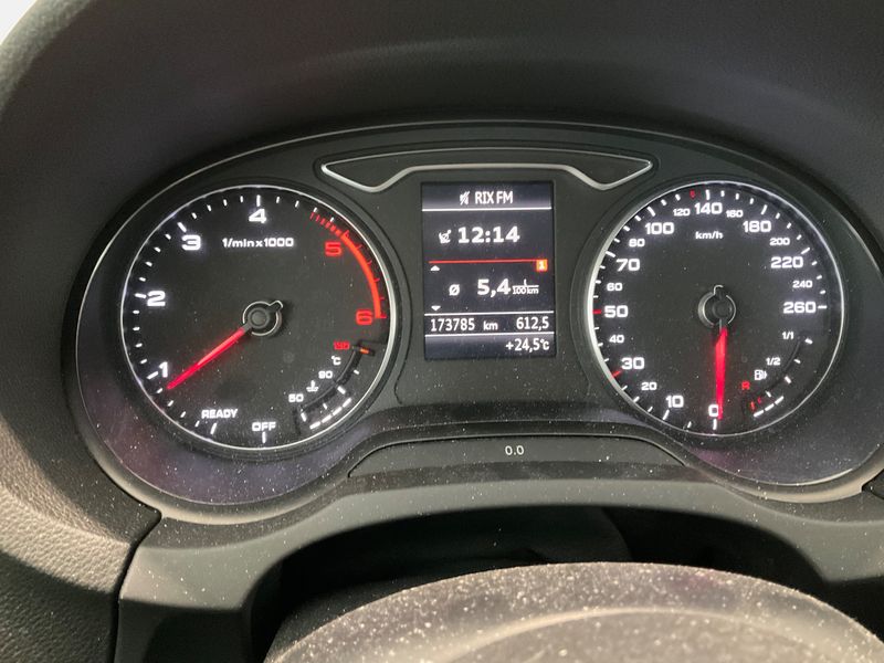 Audi A3 Limousine 1.6 TDI Sport 2017 – снимка 19