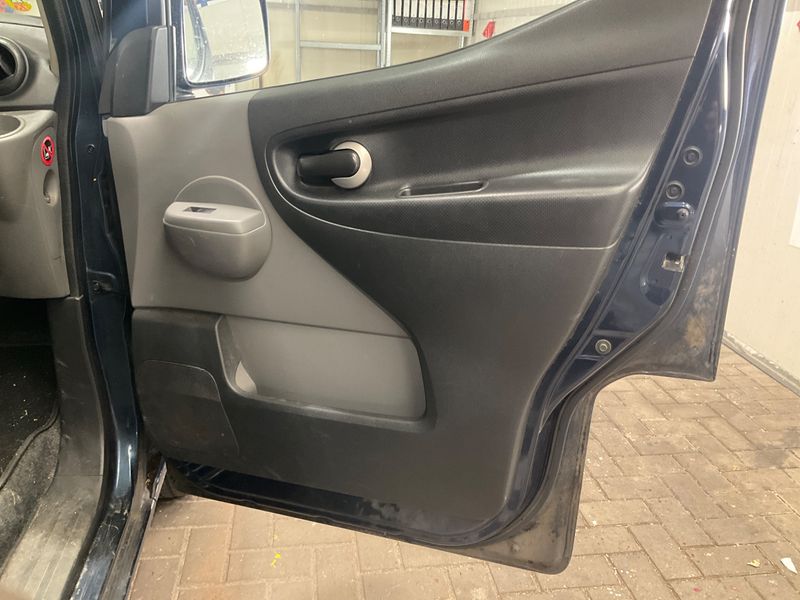 Nissan NV200 Evalia 1.6 Evalia Premium 2012 – снимка 32