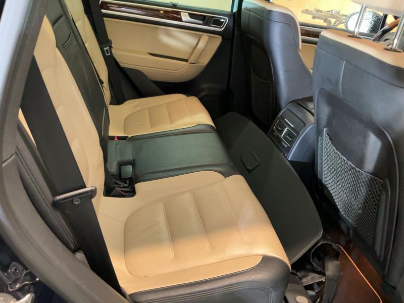 Volkswagen Touareg 3.0 V6 TSI Plug-in Hybrid 2013 – снимка 20