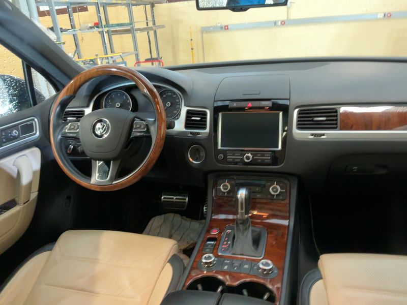 Volkswagen Touareg 3.0 V6 TSI Plug-in Hybrid 2013 – снимка 18