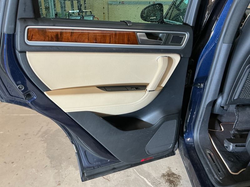 Volkswagen Touareg 3.0 V6 TSI Plug-in Hybrid 2013 – снимка 26