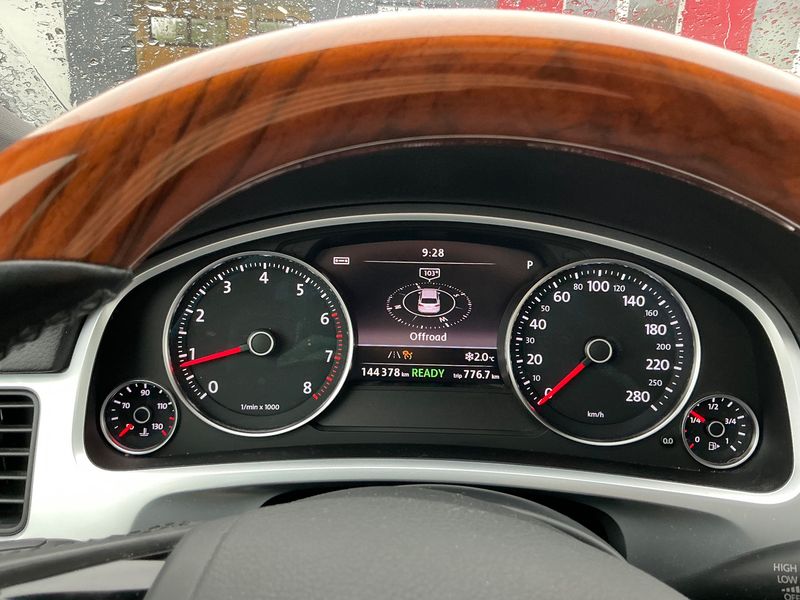 Volkswagen Touareg 3.0 V6 TSI Plug-in Hybrid 2013 – снимка 19