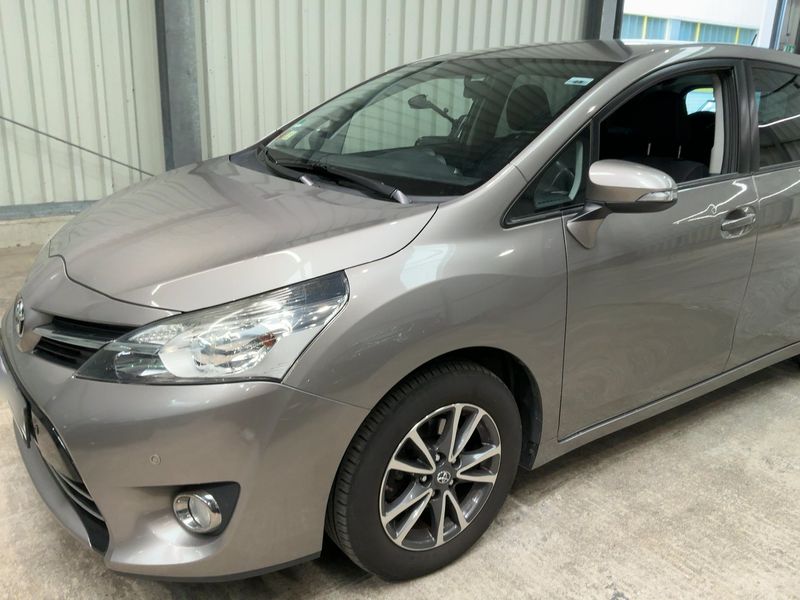 Toyota Verso 1.6 D-4D Comfort 2014 – снимка 2
