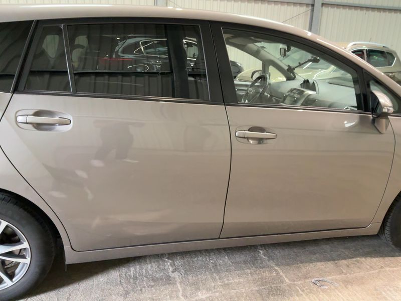 Toyota Verso 1.6 D-4D Comfort 2014 – снимка 10