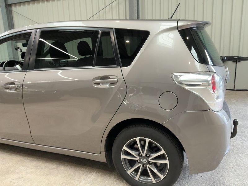 Toyota Verso 1.6 D-4D Comfort 2014 – снимка 6