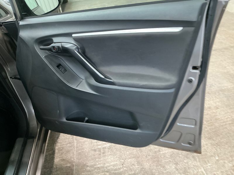 Toyota Verso 1.6 D-4D Comfort 2014 – снимка 33