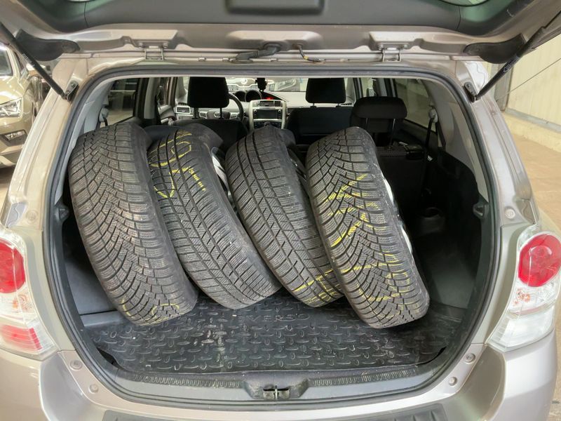Toyota Verso 1.6 D-4D Comfort 2014 – снимка 16