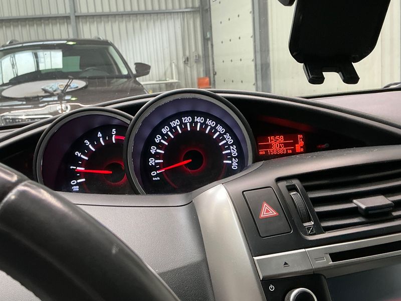 Toyota Verso 1.6 D-4D Comfort 2014 – снимка 19