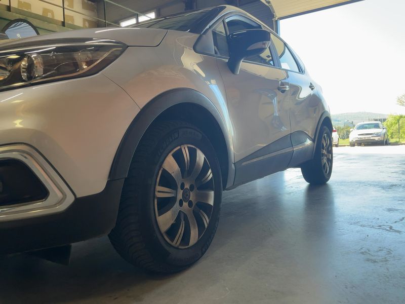 Renault Captur 0.9 Energy Business 2019 – снимка 2