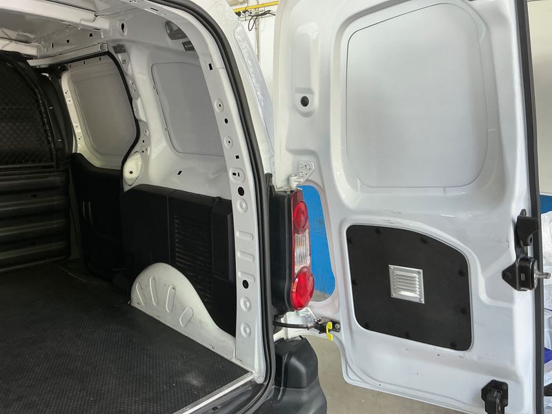 Peugeot Partner 1.6 Blue-HDi L1 Premium Pack 2017 – снимка 28