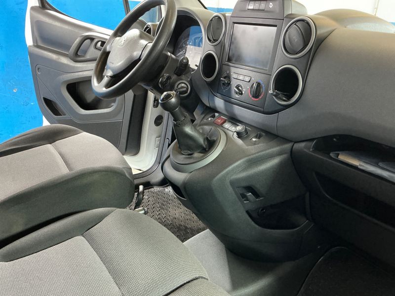 Peugeot Partner 1.6 Blue-HDi L1 Premium Pack 2017 – снимка 31